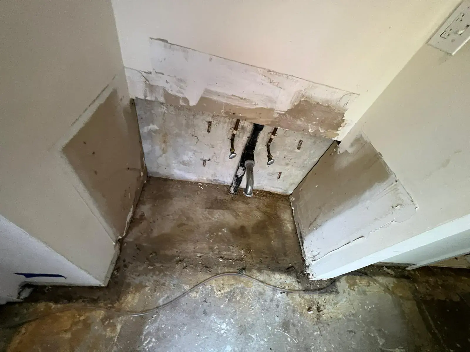 Choosing the Best Floor Materials for Water-Prone Homes in Reseda