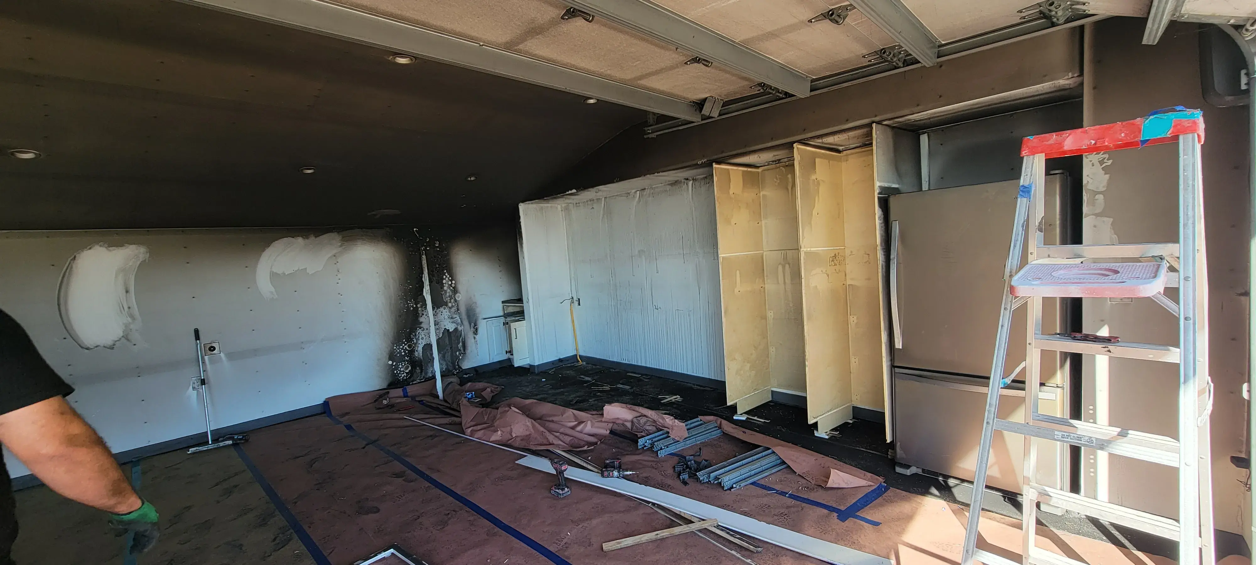 Common mistakes made during DIY fire cleanup in Reseda homes